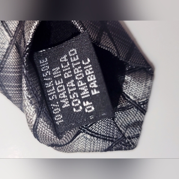 3/$30 CALVIN Klein Two Tone Grey 100% Silk Tie - Picture 5 of 5